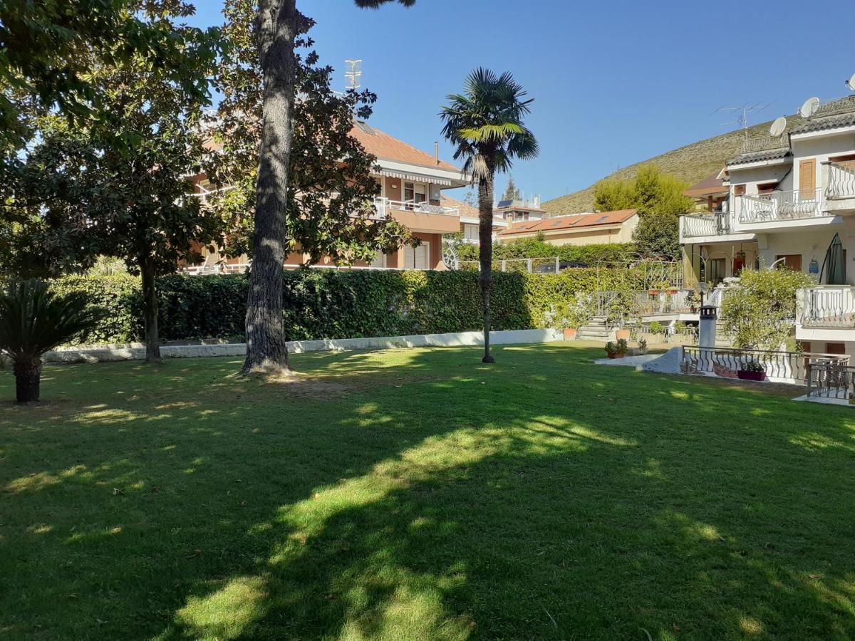 La Bouganville Formia Exteriör bild